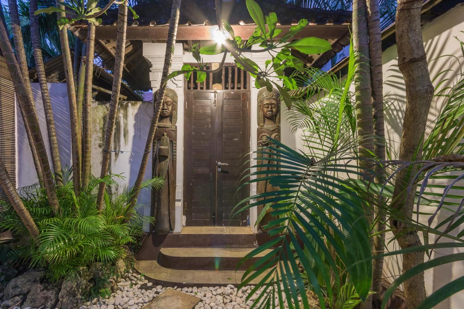 Blue - 4br Authentic And Atypical In *