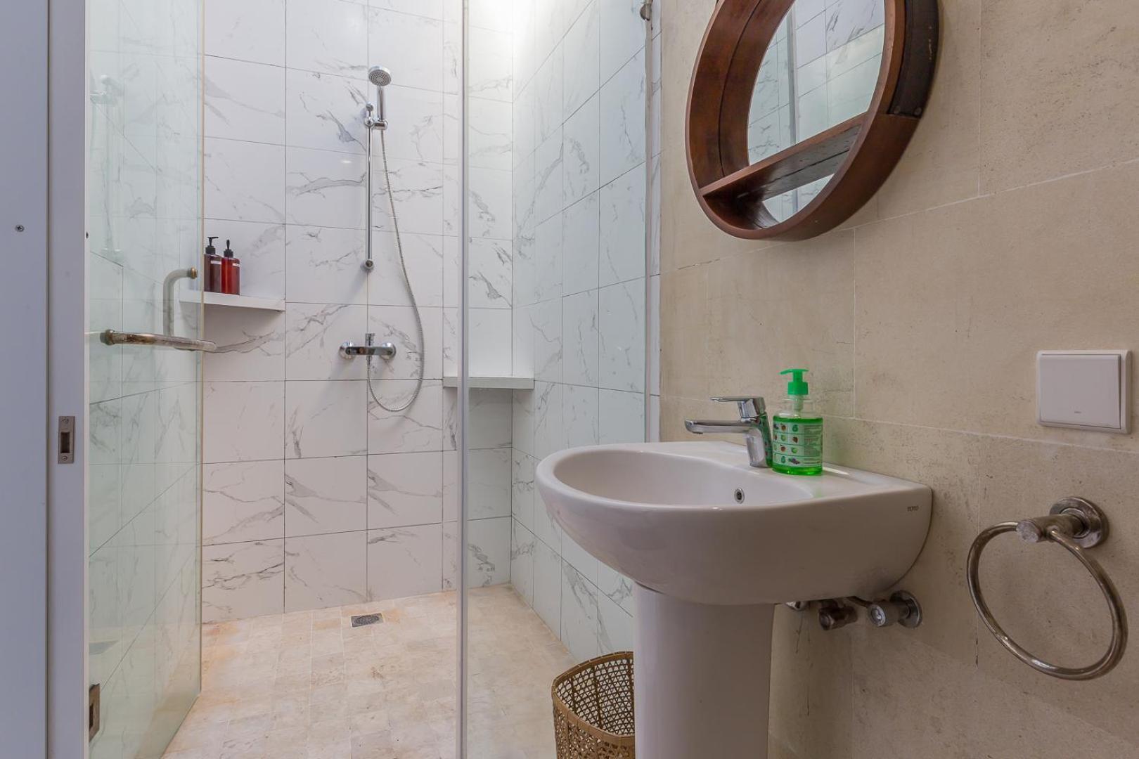 Villa Blue - 4br Authentic And Atypical In